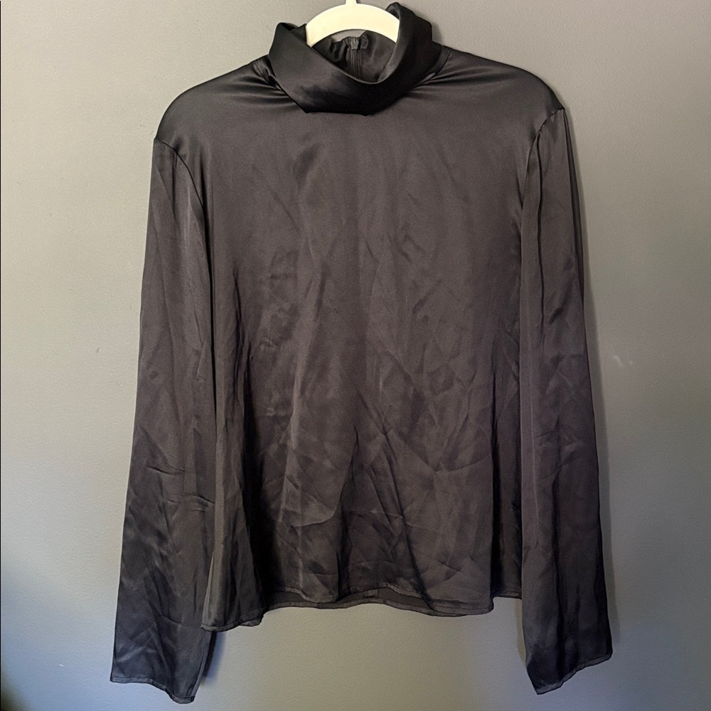 Bloomingdale's size 14 Silk Black Top